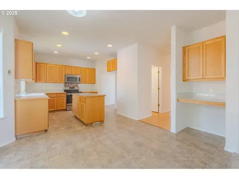 665 SW 24th Street Troutdale OR 97060