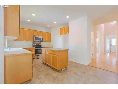 665 SW 24th Street Troutdale OR 97060