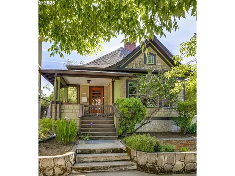2522 SE 32nd Avenue Portland OR 97202
