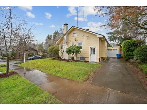 6106 SE Clinton Street Portland OR 97206