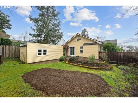 6106 SE Clinton Street Portland OR 97206