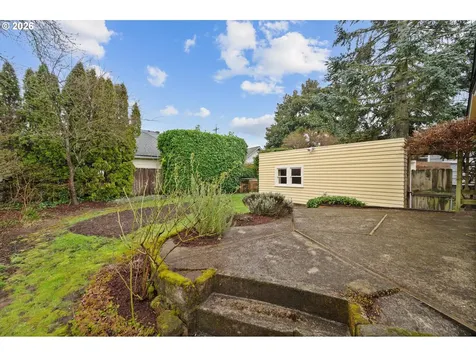 6106 SE Clinton Street Portland OR 97206