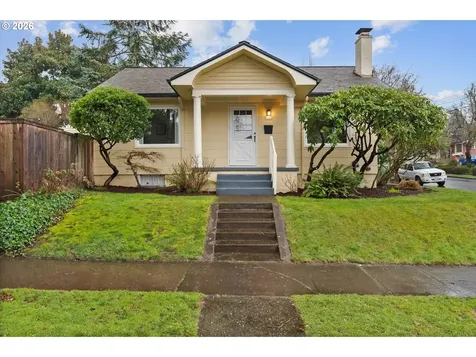 6106 SE Clinton Street Portland OR 97206