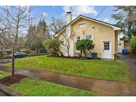 6106 SE Clinton Street Portland OR 97206