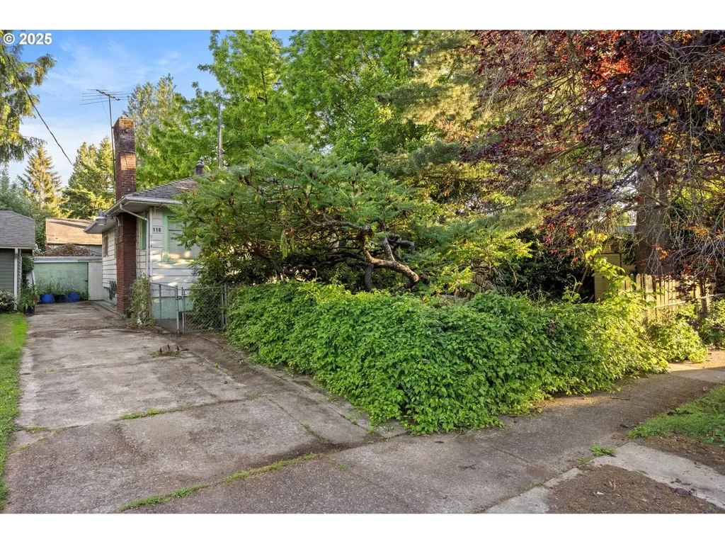 118 NE Russet Street Portland OR 97211