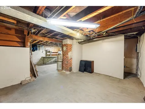 118 NE Russet Street Portland OR 97211