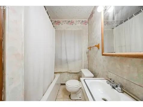 118 NE Russet Street Portland OR 97211