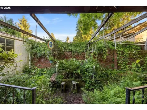 118 NE Russet Street Portland OR 97211