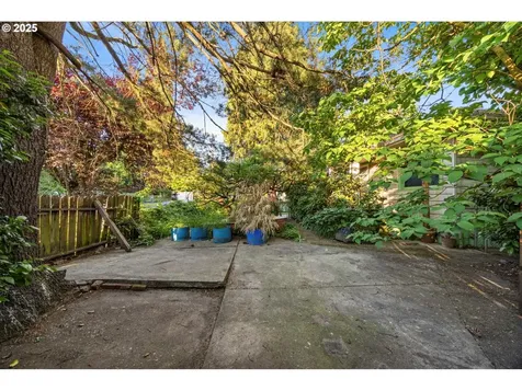 118 NE Russet Street Portland OR 97211
