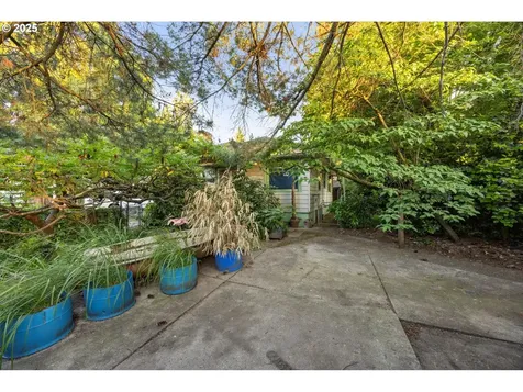118 NE Russet Street Portland OR 97211