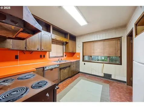 118 NE Russet Street Portland OR 97211