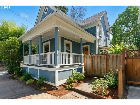 3280 SE Madison Street Portland OR 97214