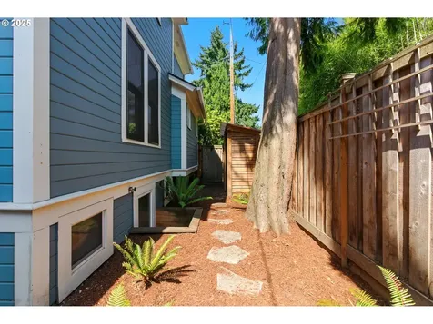 3280 SE Madison Street Portland OR 97214
