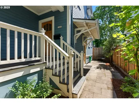 3280 SE Madison Street Portland OR 97214