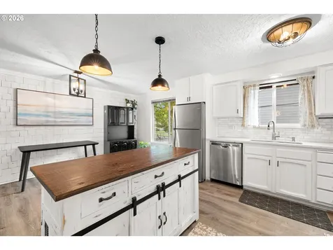 105 SE 165th Avenue Portland OR 97233