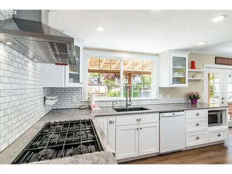 3449 NE West Devils Lake Road Lincoln City OR 97367
