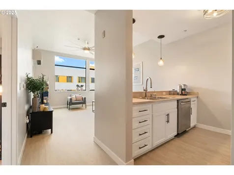 1125 NW 9th Avenue Portland OR 97209