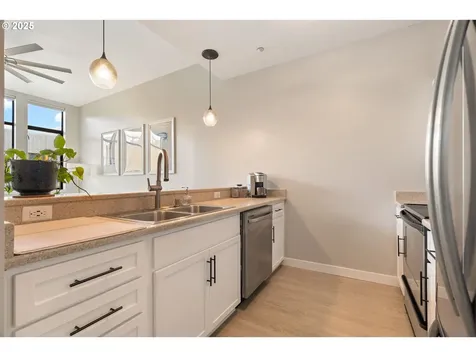 1125 NW 9th Avenue Portland OR 97209
