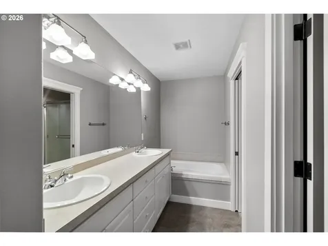 1641 E Heitman Avenue La Center WA 98629