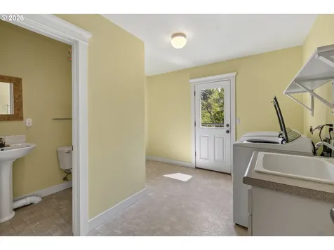 1641 E Heitman Avenue La Center WA 98629