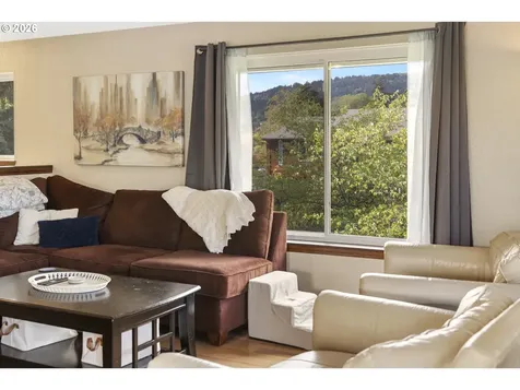 200 E Foothills Drive Newberg OR 97132