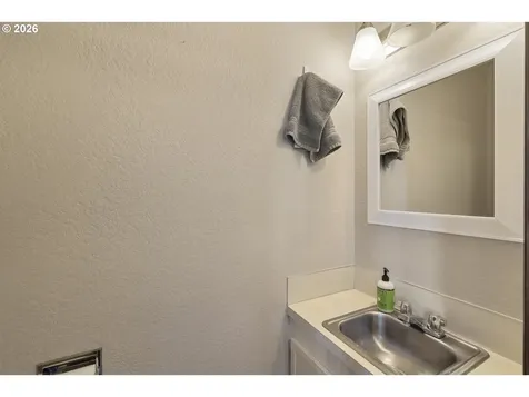 200 E Foothills Drive Newberg OR 97132