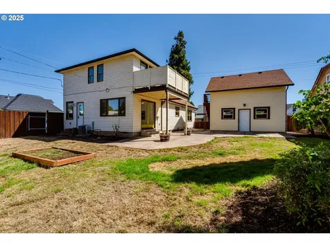 781 Maple Street Junction City OR 97448