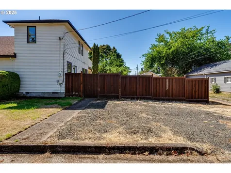 781 Maple Street Junction City OR 97448