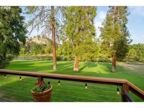 3314 Fisher Road Roseburg OR 97471