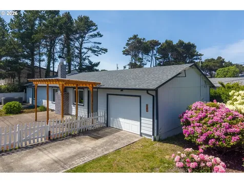 315 El Pino Avenue Lincoln City OR 97367