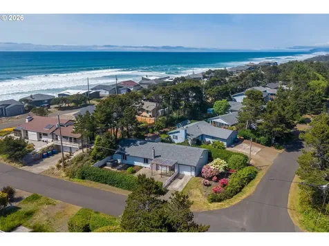 315 El Pino Avenue Lincoln City OR 97367