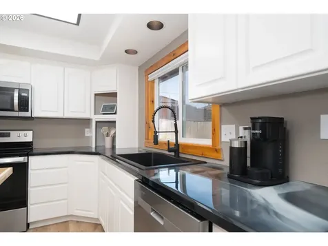 315 El Pino Avenue Lincoln City OR 97367