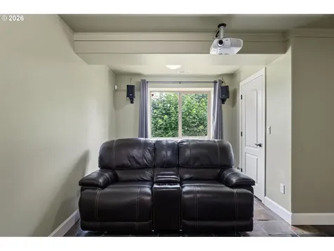118 Peninsula Drive Kelso WA 98626