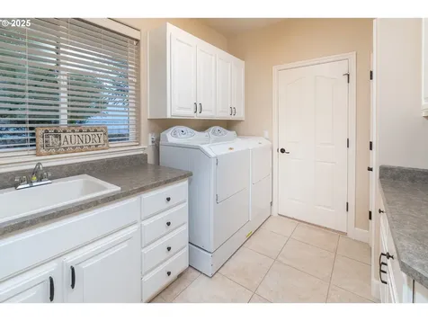 8830 Merlin Drive Redmond OR 97756