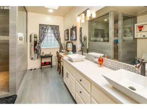 8830 Merlin Drive Redmond OR 97756