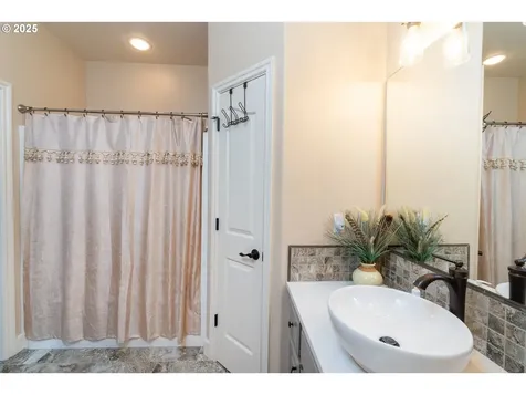 8830 Merlin Drive Redmond OR 97756