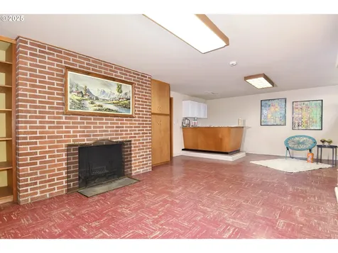 13275 NE Thompson Court Portland OR 97230