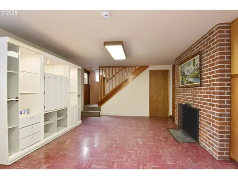 13275 NE Thompson Court Portland OR 97230