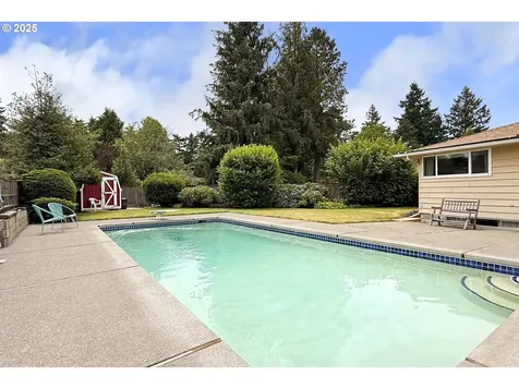 13275 NE Thompson Court Portland OR 97230