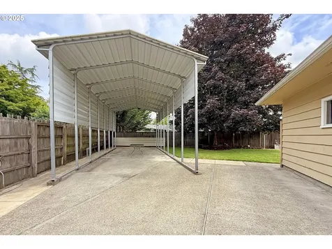 13275 NE Thompson Court Portland OR 97230