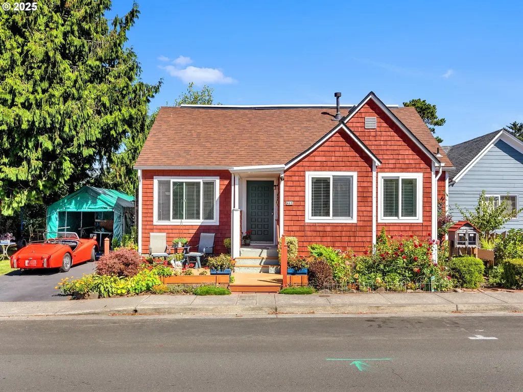 460 12th Avenue Seaside OR 97138