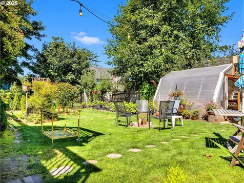 460 12th Avenue Seaside OR 97138