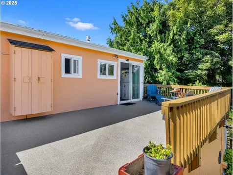 460 12th Avenue Seaside OR 97138