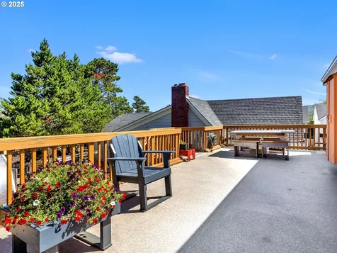 460 12th Avenue Seaside OR 97138