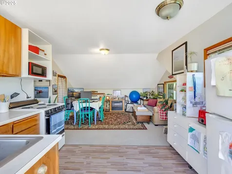 460 12th Avenue Seaside OR 97138