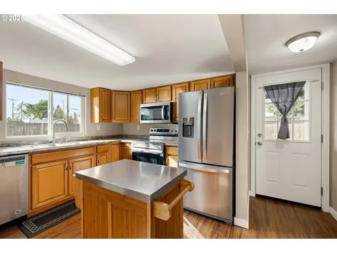 2620 E Street Springfield OR 97477