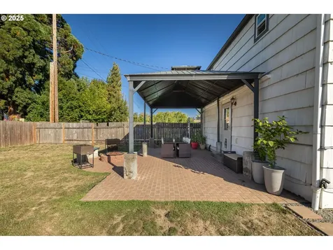 2620 E Street Springfield OR 97477