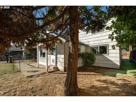 2620 E Street Springfield OR 97477