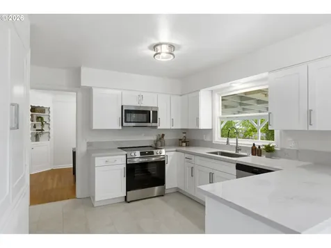 4944 NE 37th Avenue Portland OR 97211