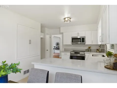4944 NE 37th Avenue Portland OR 97211
